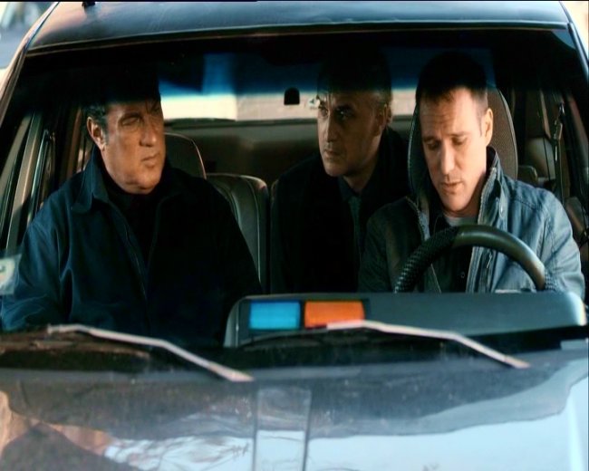 Рожденный побеждать / Отчаянный мститель (Born to Raise Hell) - Трейлеры