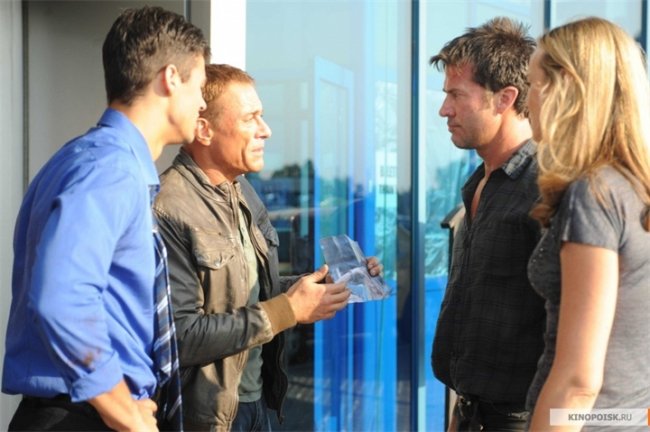 Шесть пуль (2012) - Трейлеры