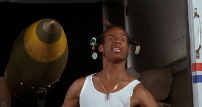 Не грози южному централу, попивая сок у себя в квартале - Трейлеры