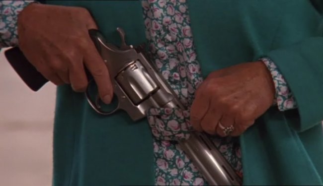 Стой! Или моя мама будет стрелять (1992) - Трейлеры