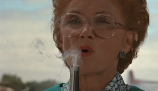 Стой! Или моя мама будет стрелять (1992) - Трейлеры