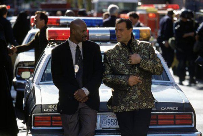 "Мерцающий" / "The Glimmer Man" (1996) - Трейлеры