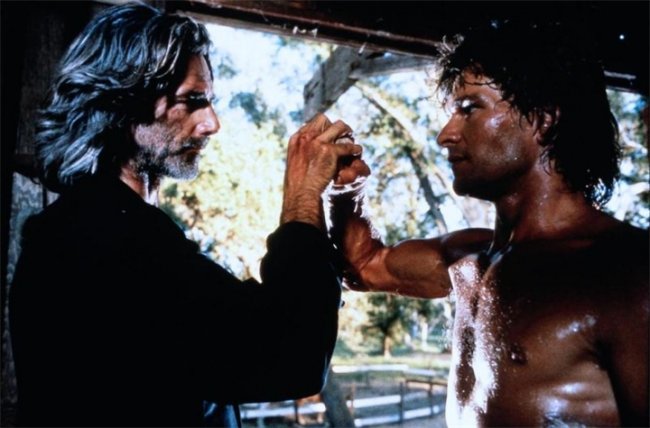 Дом у дороги (Road House) - Трейлеры