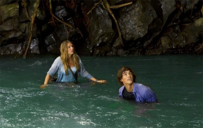 Blue Lagoon: The Awakening (2012) - Трейлеры