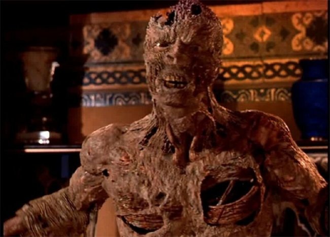 Фильм Стивена Сомерса "Мумия" - Трейлеры