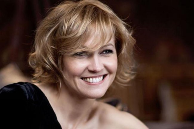 Ингеборга Дапкунайте - Биографии