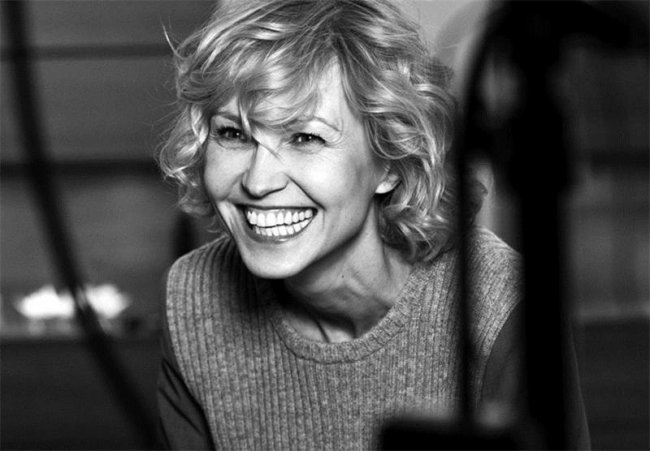 Ингеборга Дапкунайте - Биографии