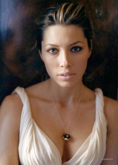 Джессика Бил - Биографии