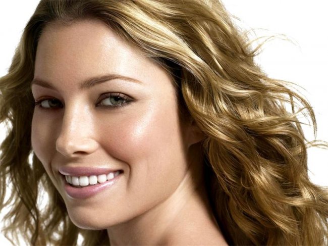 Джессика Бил - Биографии