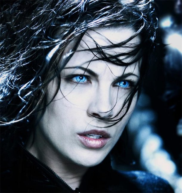 Кейт Бекинсейл - Биографии