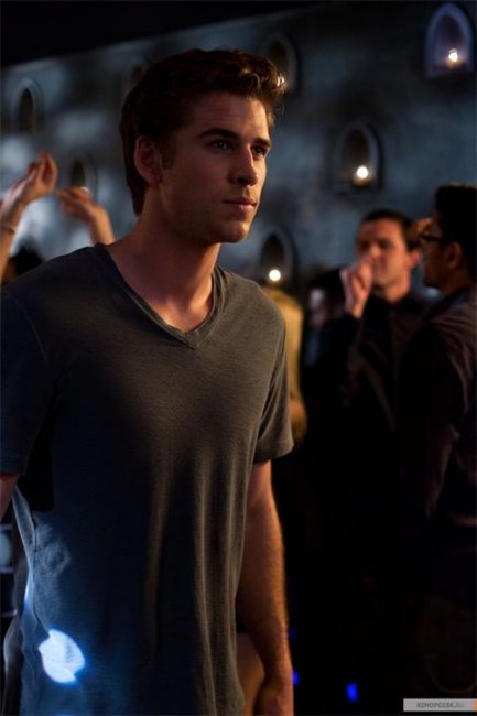 Паранойя (2013) - Трейлеры