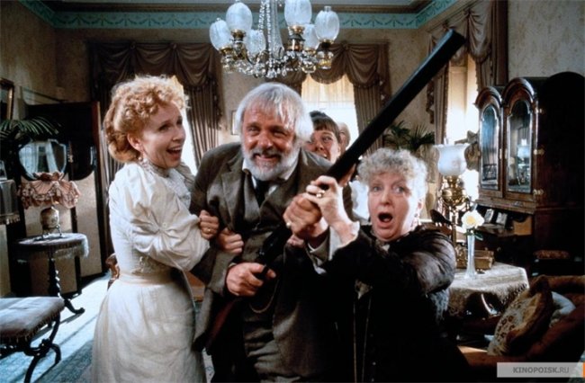 Август (August) - Трейлеры