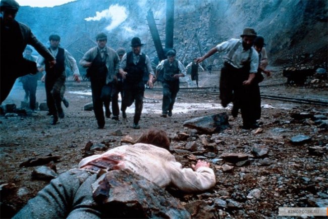 Август (August) - Трейлеры