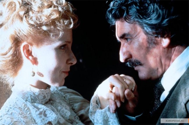 Август (August) - Трейлеры