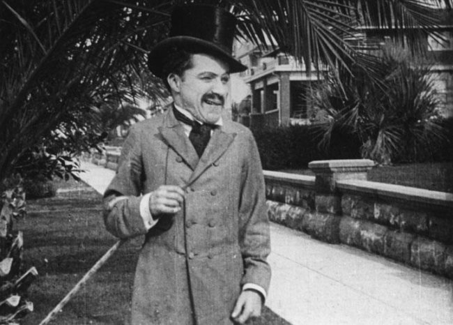 Зарабатывая на жизнь (1914) - Трейлеры