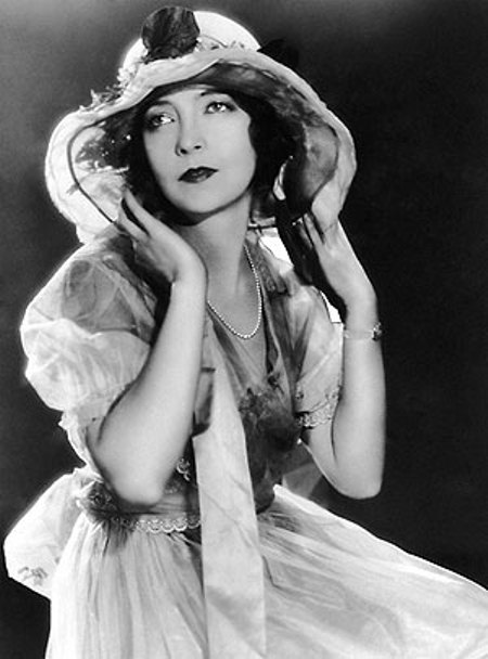 Величайшие киноактрисы первой половины ХХ века. Лилиан Гиш - Биографии