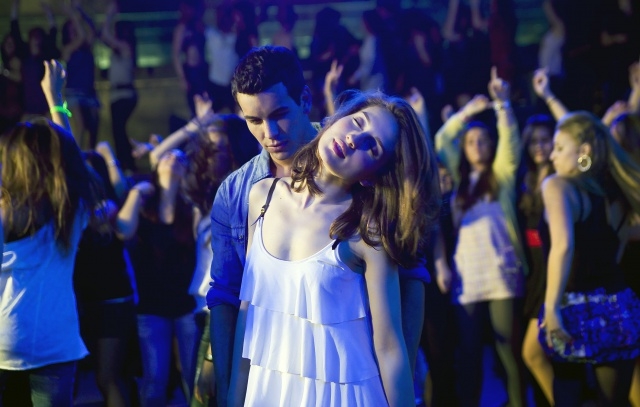 Три метра над уровнем неба (Tres metros sobre el cielo) — испанский фильм 2010 года - Трейлеры Три метра над уровнем неба (Tres metros sobre el cielo) — испанский фильм 2010 года - Трейлеры