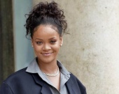 Рианна поддержит африканских школьников