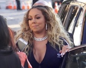 У Мэрайи Кэри случился нервный срыв из-за лишнего веса