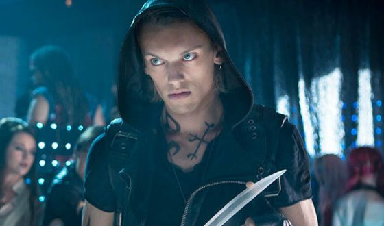 Биография Джейми Кэмпбелл Бауэра - Иностранные актеры.