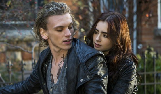 Биография Джейми Кэмпбелл Бауэра - Иностранные актеры.