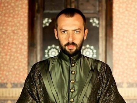 Окан Ялабык (Okan Yalabik) биография, фото, личная жизнь, его жена и брат 2017 - Режиссеры.