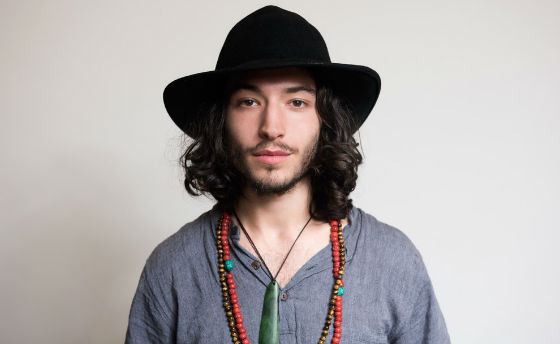 Биография Эзры Миллера - Режиссеры.