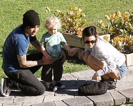 Биография Эшли Симпсон - Российские актеры.