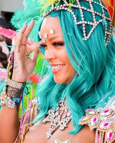 Рианна произвела фурор на карнавале на Барбадосе