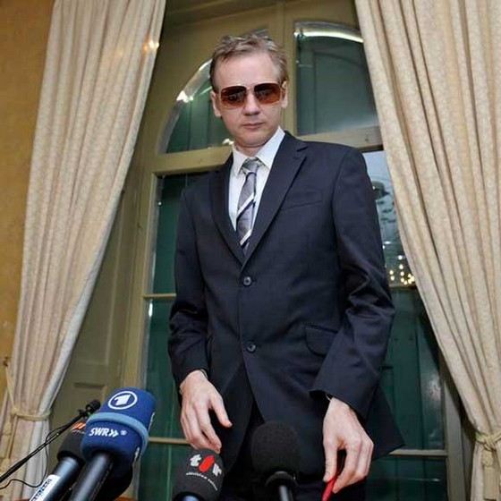 Биография Джулиана Ассанжа - Режиссеры.