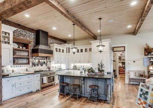 Майли Сайрус стала владелицей фермы