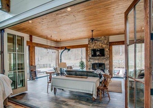 Майли Сайрус стала владелицей фермы