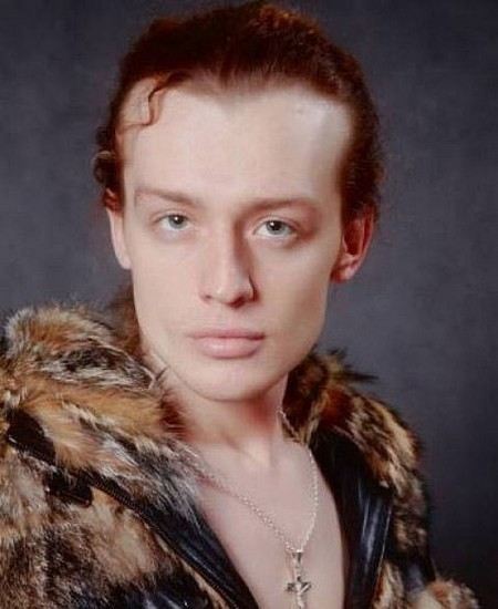 Биография Мая Абрикосова - Российские актеры.