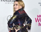 Сын Мадонны Рокко вернулся к ней Сын Мадонны Рокко вернулся к ней