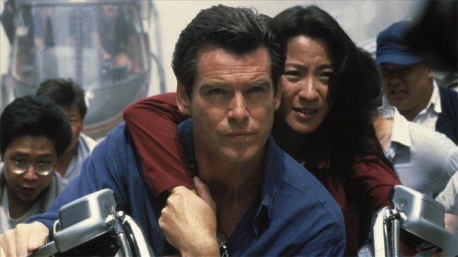 Девушки Бонда - "Завтра не умрет никогда" (1997) Пари Карвер (Тери Хэтчер) - Трейлеры