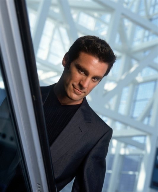 Притворщик / The Pretender. - Трейлеры