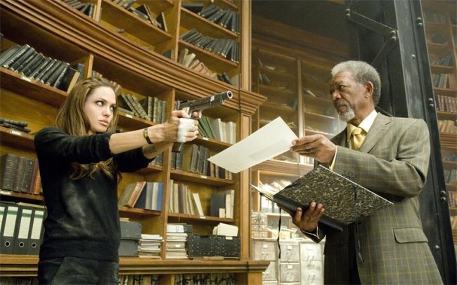 Особо опасен - Трейлеры