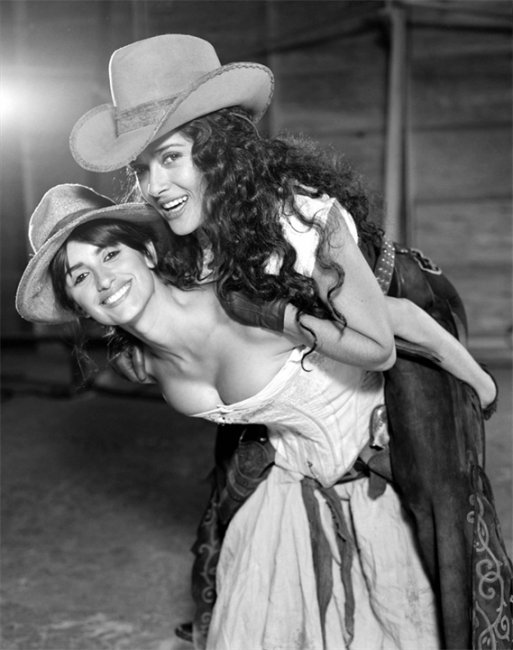 фильм Бандитки - В ролях: Пенелопа Крус, Сальма Хайек, - Трейлеры