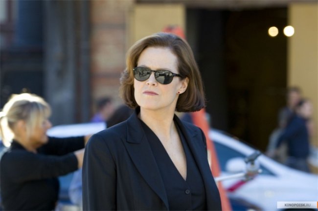 кино Средь бела дня - Трейлеры