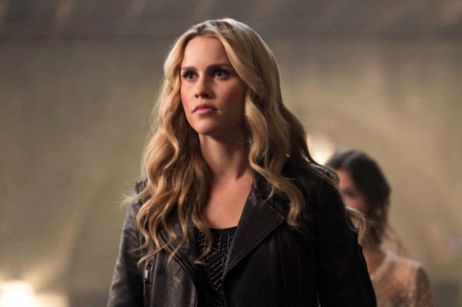 Клер Холт - Биография