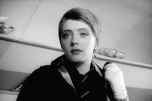 Людмила Абрамова - Биография