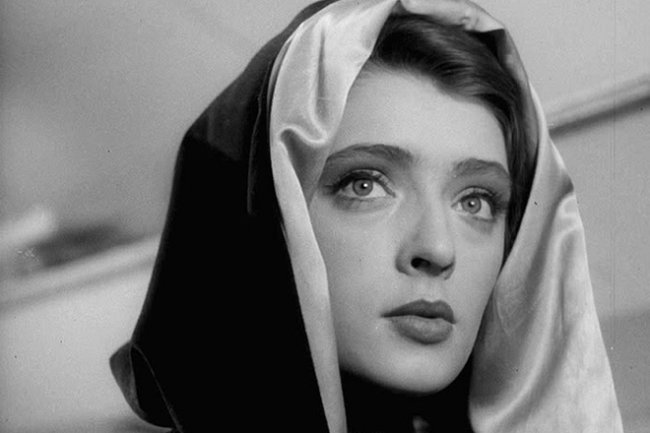 Людмила Абрамова - Биография