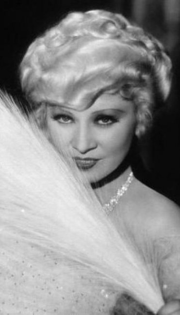 Величайшие киноактрисы первой половины ХХ века. Мэй Уэст - Биографии