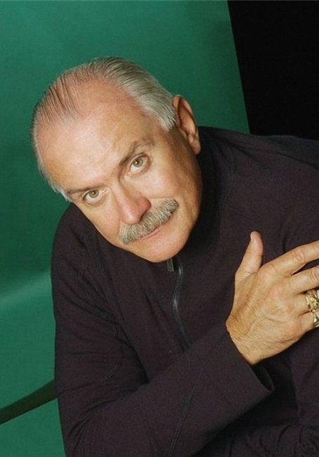 Никита Сергеевич Михалков - Биографии