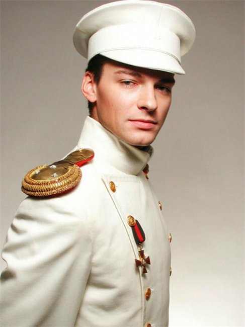 Даниил Страхов - Биографии