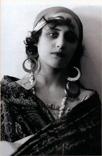 Вера Холодная - Биографии