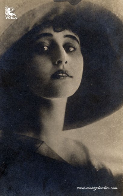 Вера Холодная - Биографии