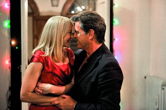 Любовь – это всё, что тебе нужно - Трейлеры