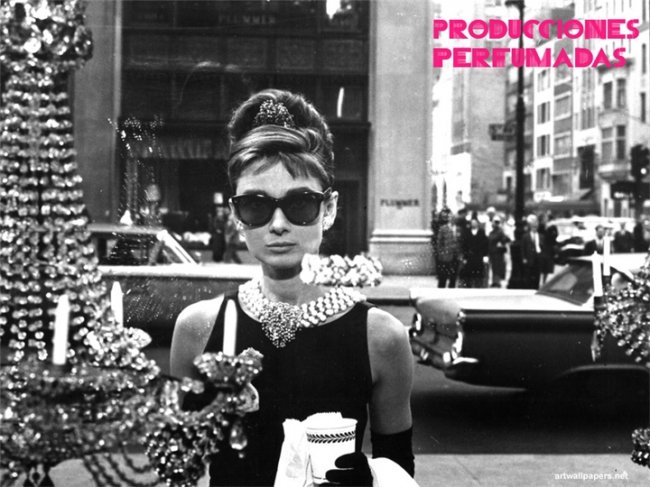 Завтрак у Тиффани! Самая яркая роль Одри Хепбёрн! и просто хороший фильм) - Трейлеры