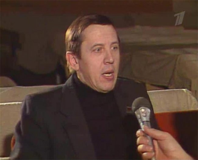 Четыре встречи с Владимиром Высоцким - Биографии